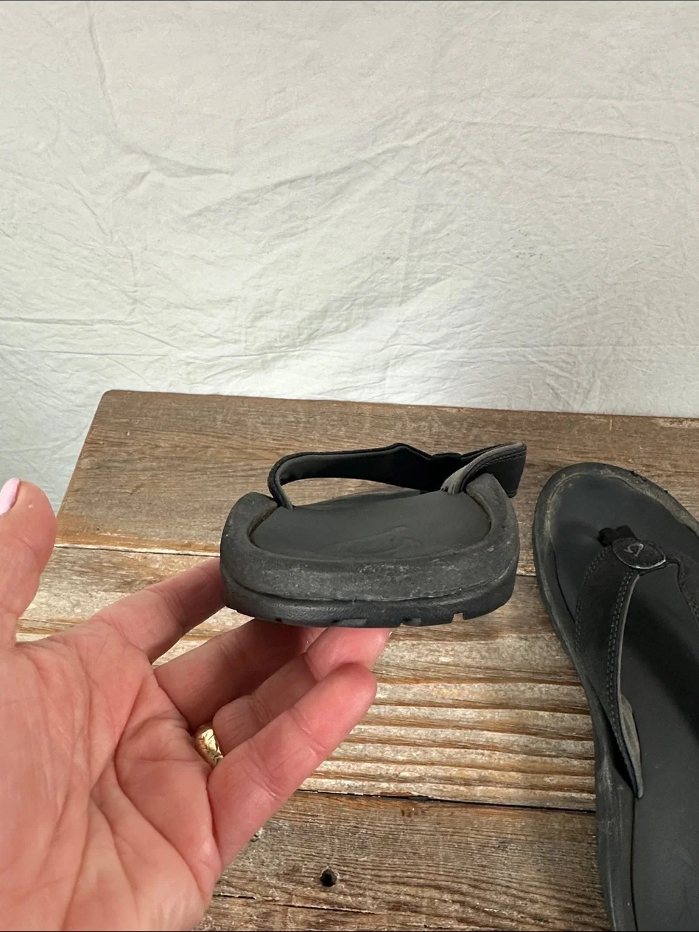 OluKai Men's Black Flip-Flop Sandals